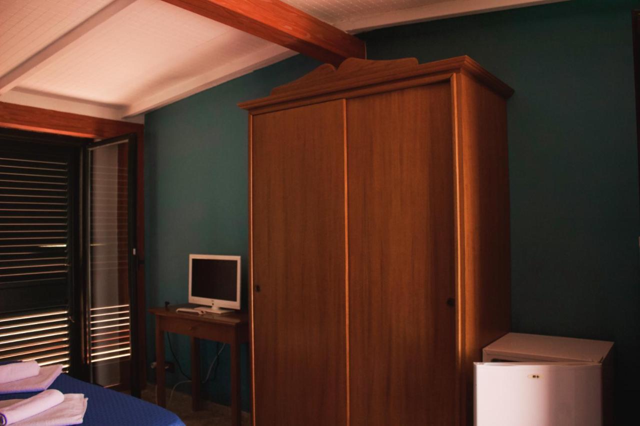 La Trinacria Bed & Breakfast Giardini Naxos Exterior photo