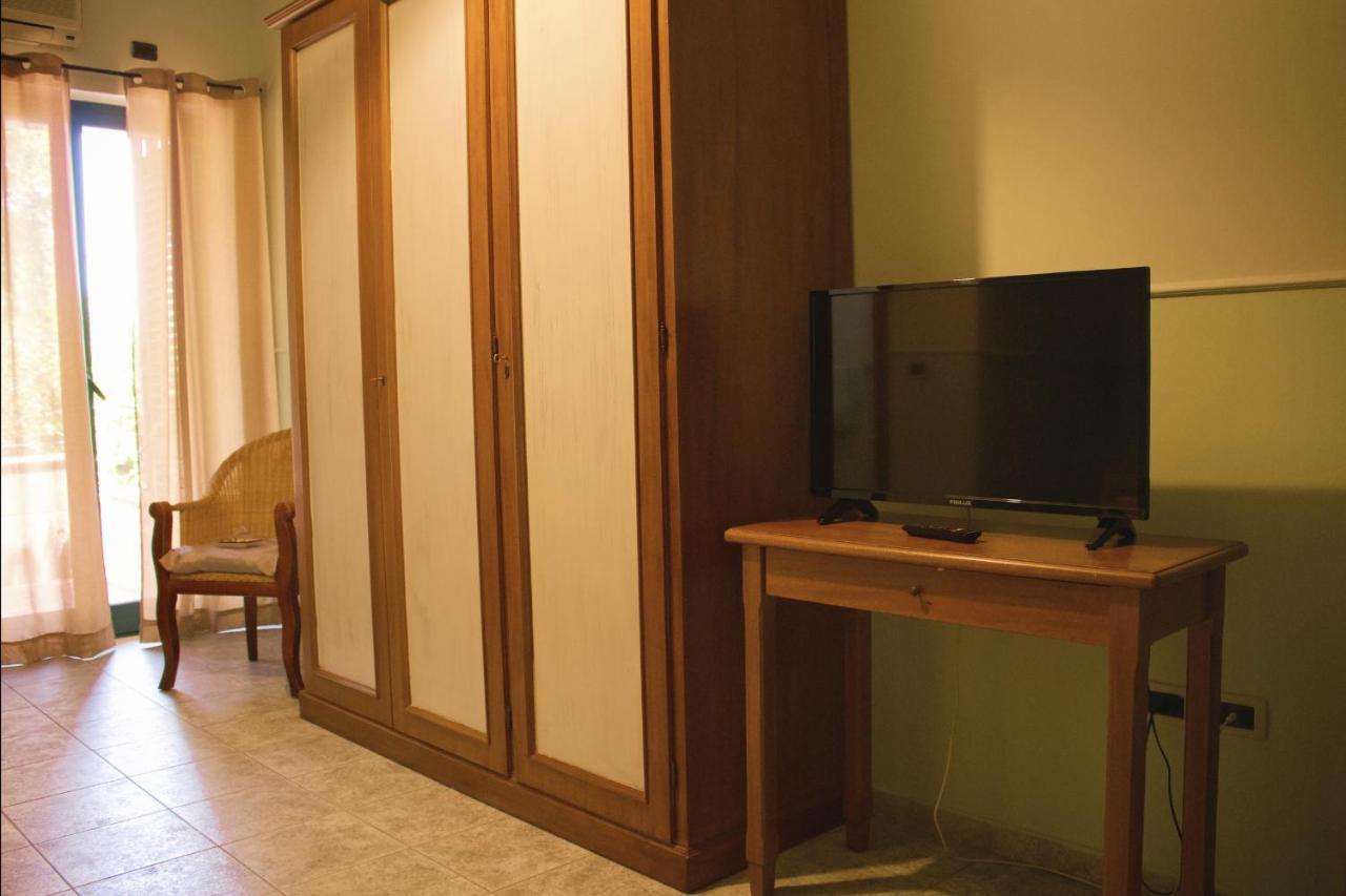 La Trinacria Bed & Breakfast Giardini Naxos Exterior photo